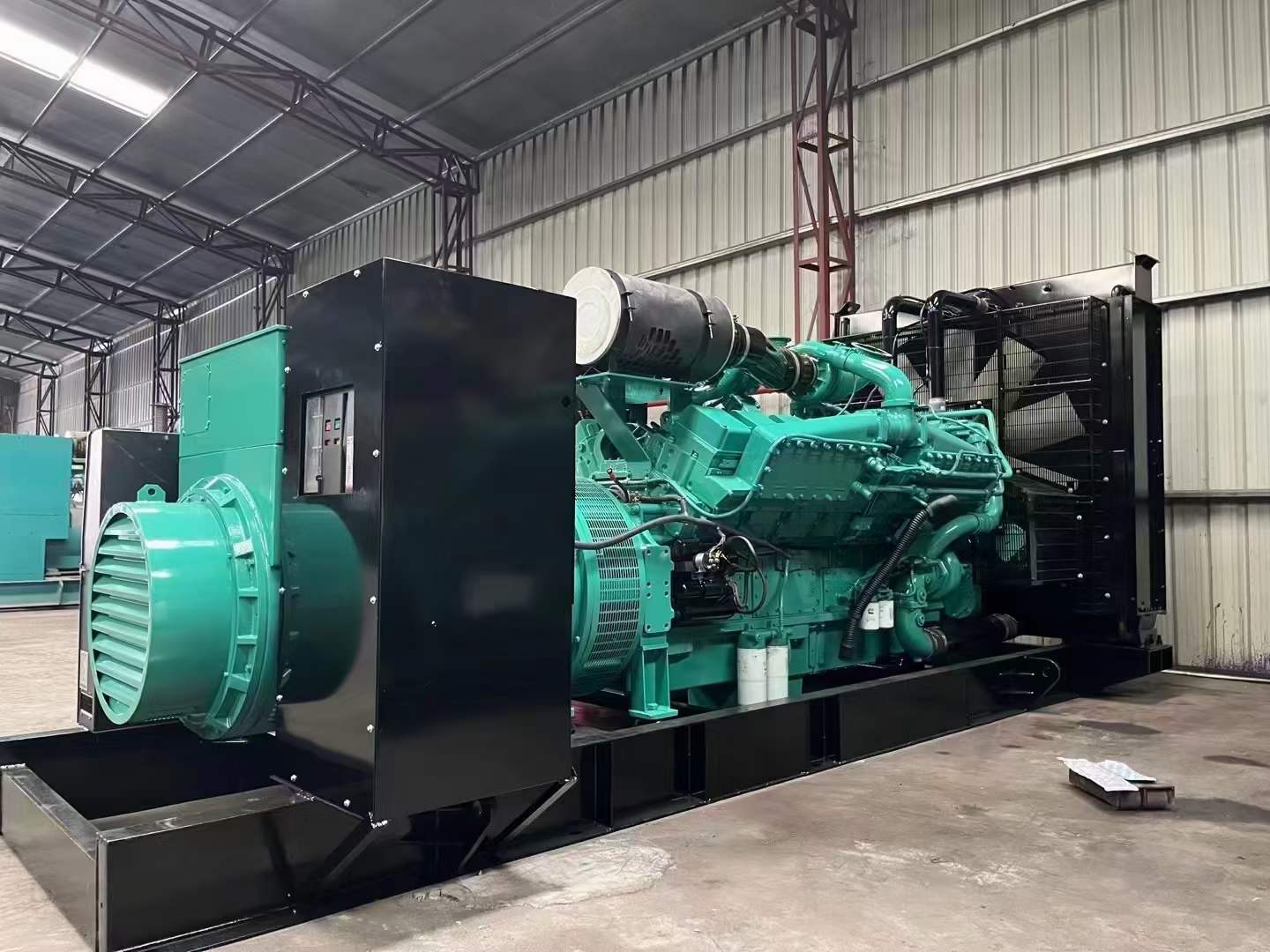 伊吾如何降低 800kW 柴油发电机输出电流的波动？
